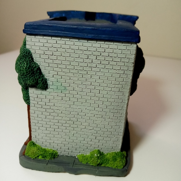 Create Crafts California Creations Hardware Store for Christmas Village - Picture 6 of 7